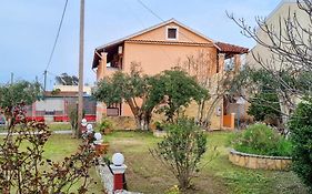 Anna Garden Sidari